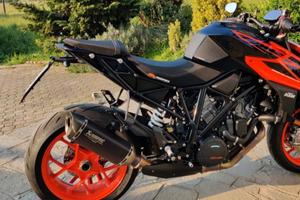 KTM 1290 SUPER DUKE R