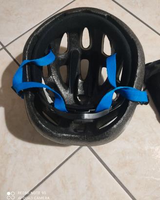Casco e ginocchiere bimbi