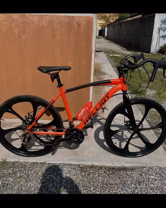 bicicletta da corsa gravel