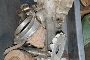 carter motore piaggio braccio supporto motore orig