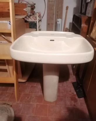 Lavandino a colonna