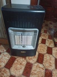 Stufa a gas + piccolo scaldino elettrico girevole