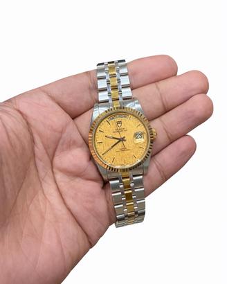 Tudor Day Date 76213 36mm dial linen
