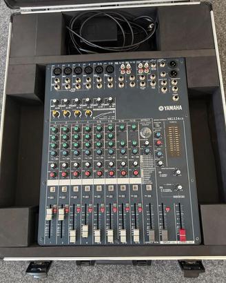 mixer Yamaha MG124CX