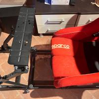 POSTAZIONE SIM RACING CON SEDILE SPORTIVO