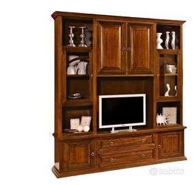 Vetrina mondo convenienza tenuta bene