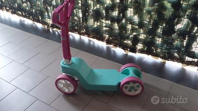 Monopattino in plastica 