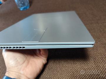 Asus vivobook 16 pollici  Intel i7 