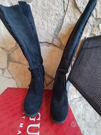 stivali Guess in pelle scamosciata nera n37 
