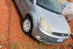 Ford Fiesta Plus 1.2 benzina (55 kW) – 2005