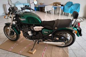 Triumph Legend 900