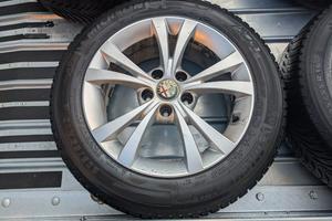 Cerchi Giulietta da 16", con gomme invernali