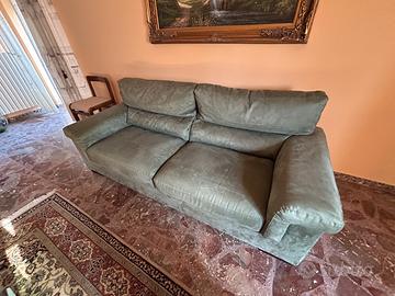 Divano verde poltrone e sofà