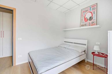 Stanza in appartamento di 166 m² a Milano