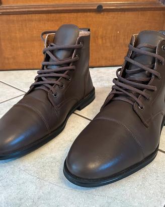Carets barefoot dress shoes NUOVE – importate USA