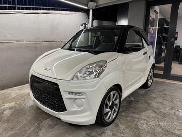 Ligier JS50 Bianco Perla Permute e trasporto