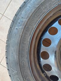 Ruota da 15 pollici (cerchio + pneumatico)