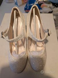 Scarpe e borsa da sposa