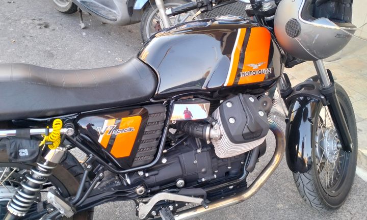 Moto Guzzi v7 II special