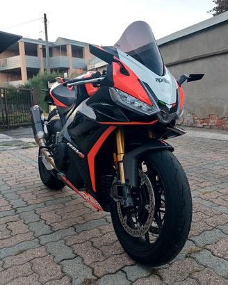 Aprilia Rsv4 factory sbk-09