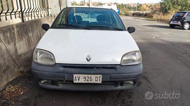 RENAULT Clio - 1997