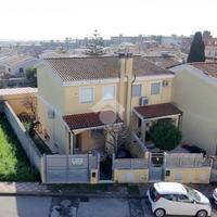 VILLA A SCHIERA A CAGLIARI