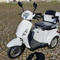 Scooter elettrico per anziani e disabili