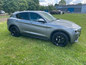 Alfa Romeo Stelvio 2.2 turbodiesel 210cv