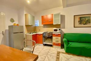 Monovano ARREDATO (Via Sorrentino-P.zza Cutelli)