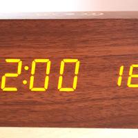 Sveglia con stazione di ricarica