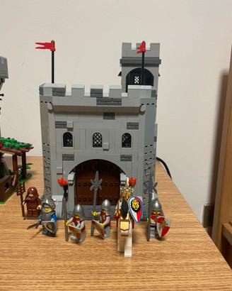 LOTTO LEGO ORIGINALE 3 COSTRUZIONI  10 MINIFIGURES