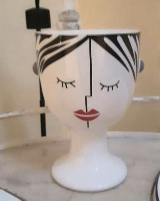 Vaso in ceramica moderno
