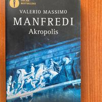 Libro Akropolis di Valerio Massimo Manfredi