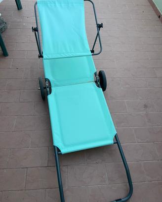 Due Lettini sdrai per mare nuovi