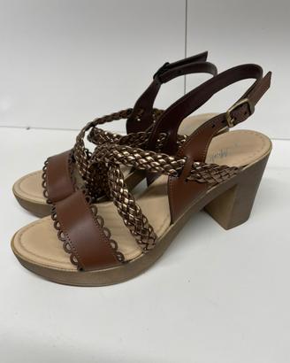 Sandalo con tacco n 36 colore marrone e bronzo
