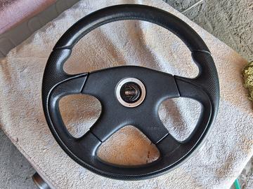 volante momo