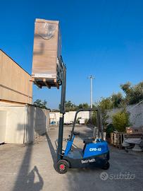 CARRELLO ELEVATORE ELETTRICO - 1000 kg - H 300 cm