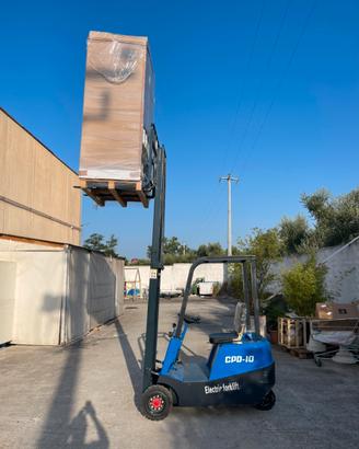 CARRELLO ELEVATORE ELETTRICO - 1000 kg - H 300 cm