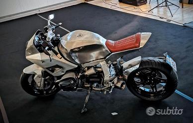 BMW r1100s