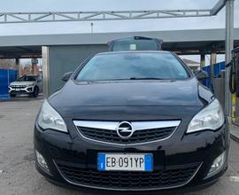 OPEL Astra - 2010