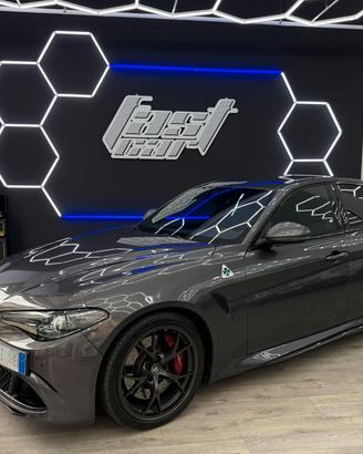 Alfa Romeo Giulia 2.9 V6 Bi-Turbo AT8 Quadrifoglio