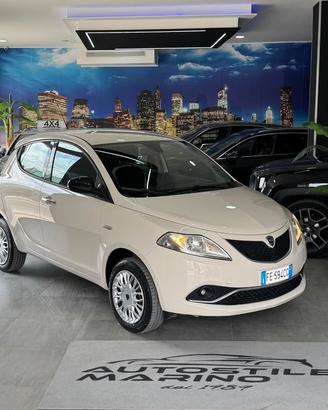 Lancia Ypsilon 0.9 TwinAir 85 CV 5 porte Metano Ec