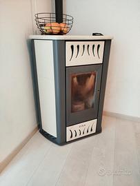 stufa pellet Anselmo cola blitz ceramica 12,74 kw