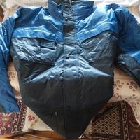 giubbotto blu e nero