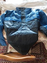 giubbotto blu e nero