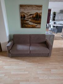 Divano letto con meccanismo estraibile