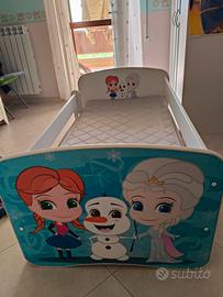 lettino Montessori bambina