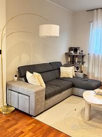 Divano letto con due pouf estraibili