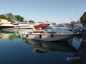 BOSTON WHALER 31 SUZUKI FUORIBORDO