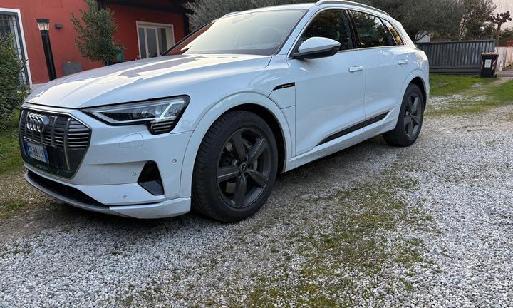 Audi e-tron 55
